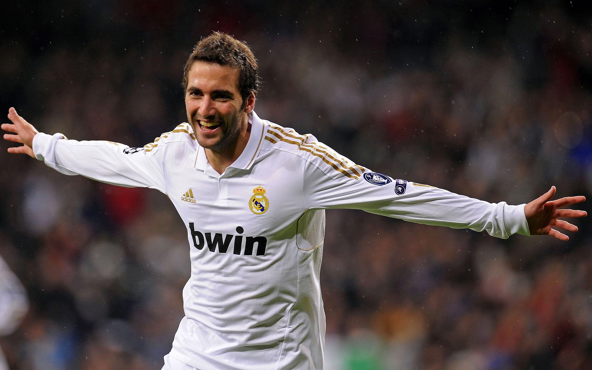 皇马遭遇两连败，积分榜跌至第七，皇马100分夺冠赛季积分榜